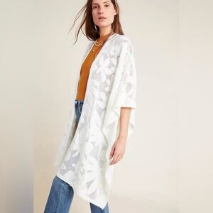 Anthropologie Akemi and Kin Bellamy White Floral Kimono Cover-Up OS